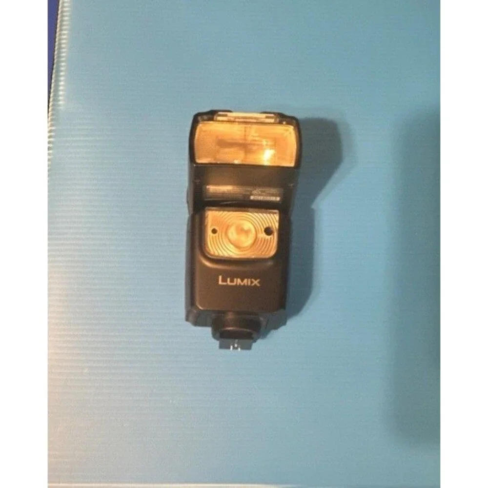 Panasonic DMW-FL360L Shoe Mount Flash Pre-Owned UNTESTED Includes Carrying Bag